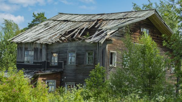 Cottage Demolition in Powell